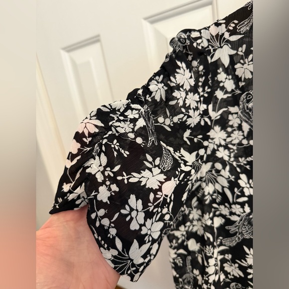 J.Crew Black/Ivory Bird & Floral Toile Print Ruched Sleeve Top Size Small - Picture 3 of 12